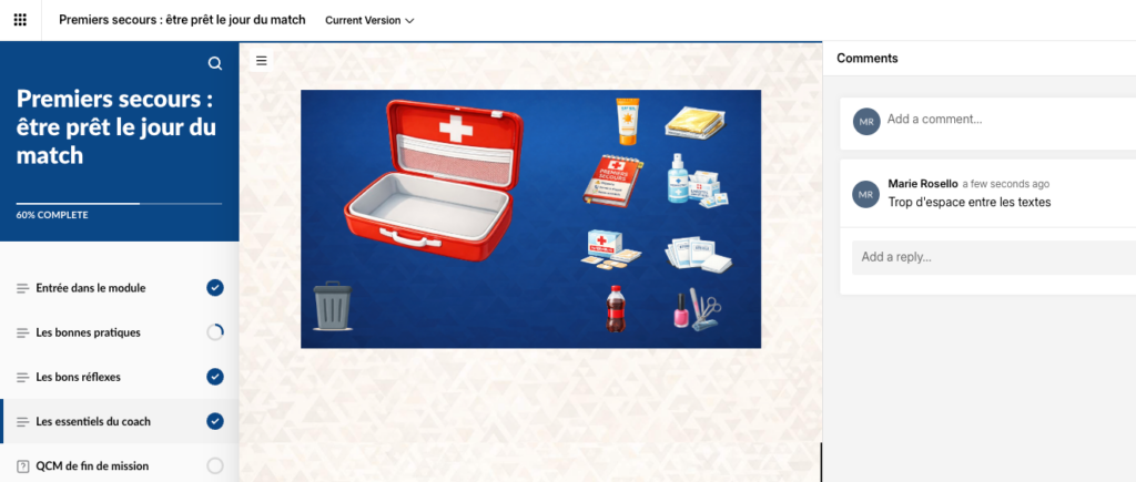 Capture d'écran de l'interface de révision d'un module e-learning sur les premiers secours, affichant une diapositive interactive au centre et un panneau de commentaires collaborateurs sur le côté droit.